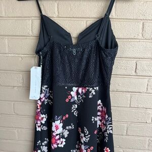Mini V-Neck